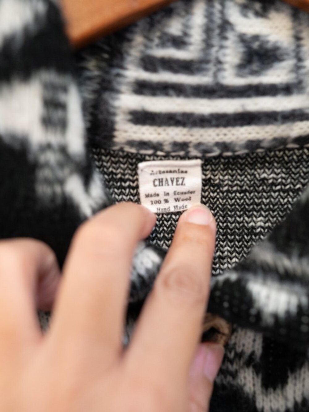 Vintage Handmade Ecuadorian Wool Cardigan Artesanías Chavez Geometric Aztec Boho - Picture 4 of 9